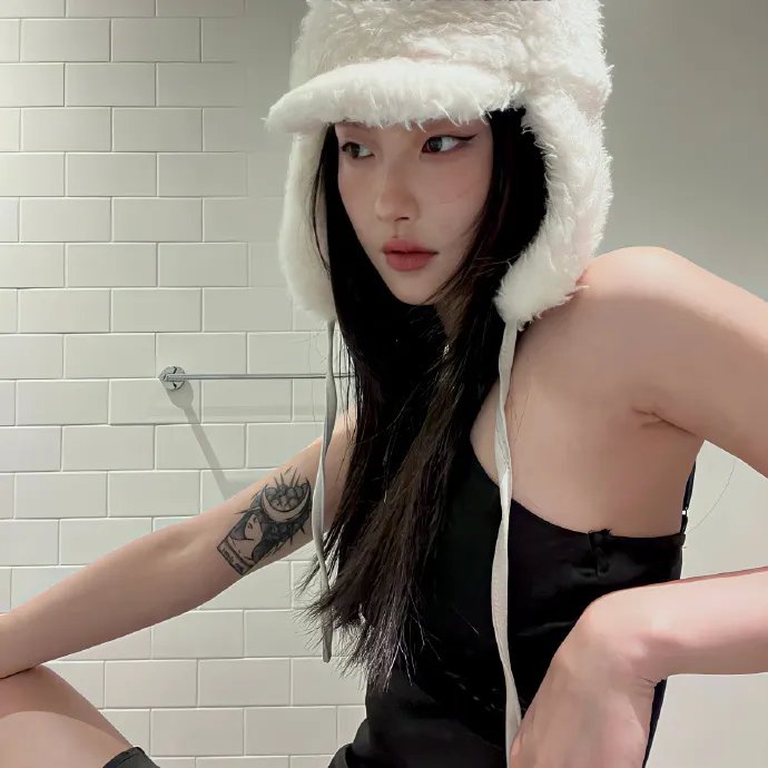 他的模样